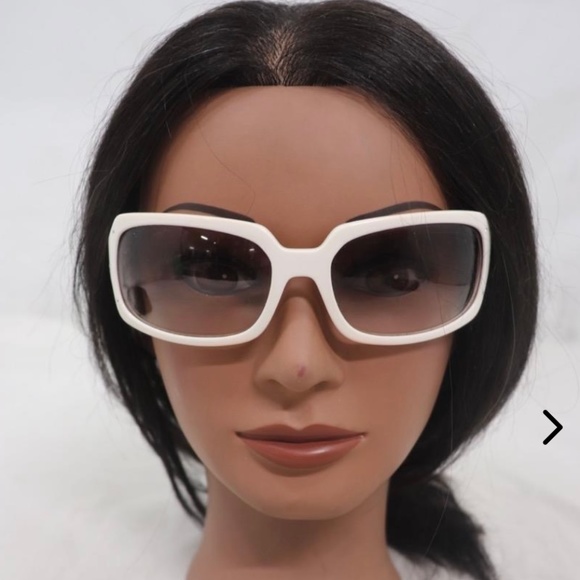 Coach Samantha Sunglasses - Picture 1 of 4
